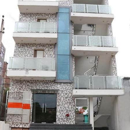 Отель S.R. Residency Zirakpur Экстерьер фото
