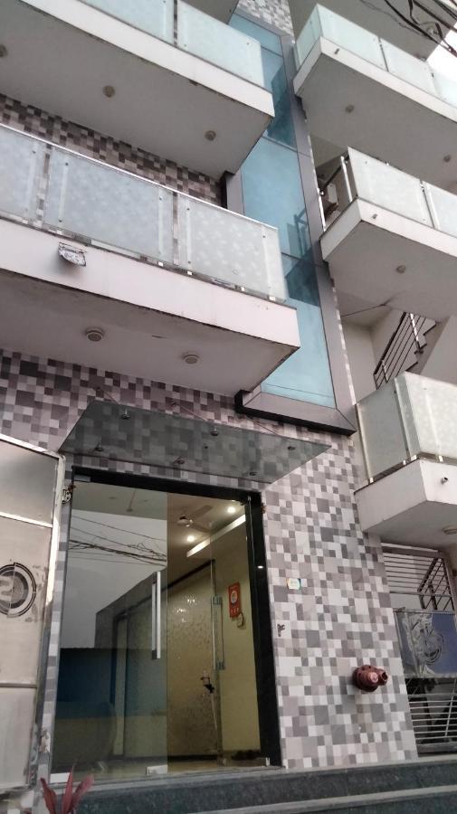 Отель S.R. Residency Zirakpur Экстерьер фото