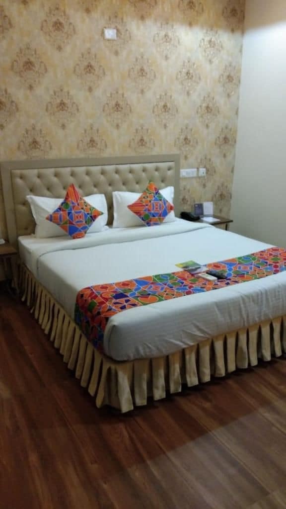 Отель S.R. Residency Zirakpur Экстерьер фото